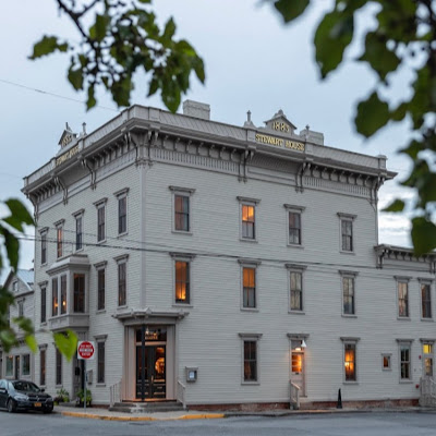 Nightlife Stewart House Hotel & 1883 Tavern in Athens NY