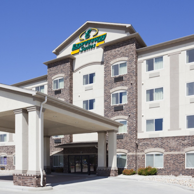 Nightlife Expressway Suites in Fargo ND