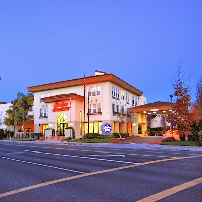 Nightlife Hampton Inn & Suites Mountain View in Mountain View CA