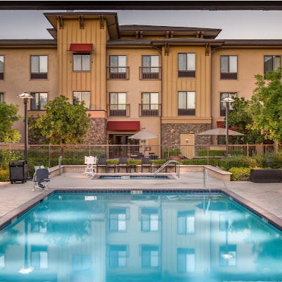 Hampton Inn & Suites Windsor - Sonoma Wine Country