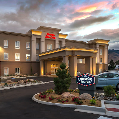 Nightlife Hampton Inn & Suites Reno West in Reno NV