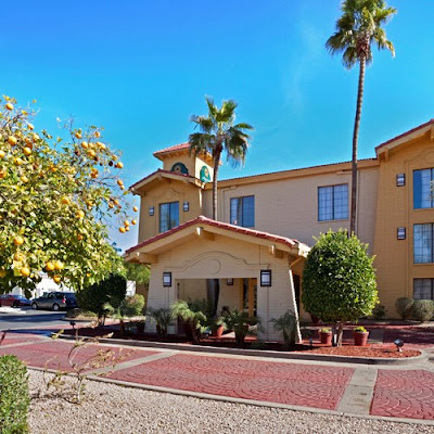 Nightlife La Quinta Inn by Wyndham Phoenix Sky Harbor Airport in Tempe AZ